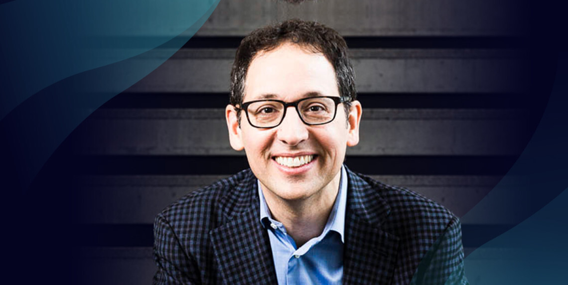 Chris Capossela & Microsoft: Marketing của bạn đang nói về “chúng tôi” hay nói về “khách hàng”?
